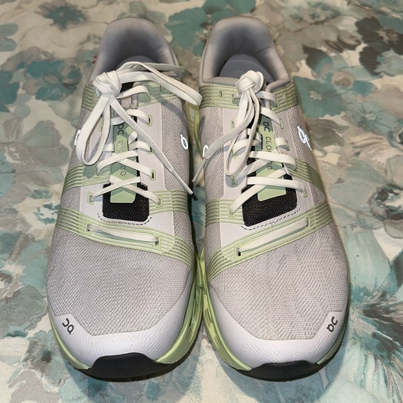 On Cloudgo Women’s Running Shoes Size 11 Like New - Picture 1 of 16